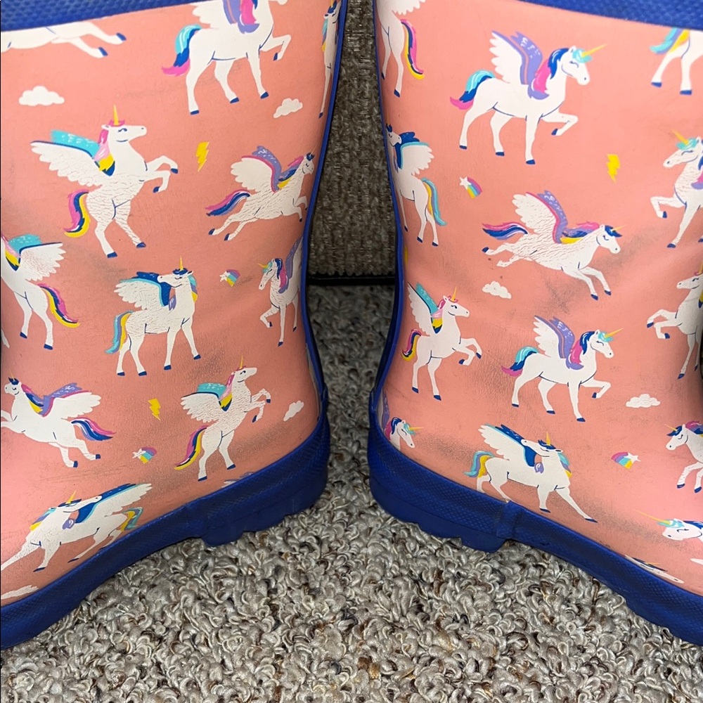 Hatley Pink Unicorn Rain Boots with Blue Trim - Picture 3 of 7